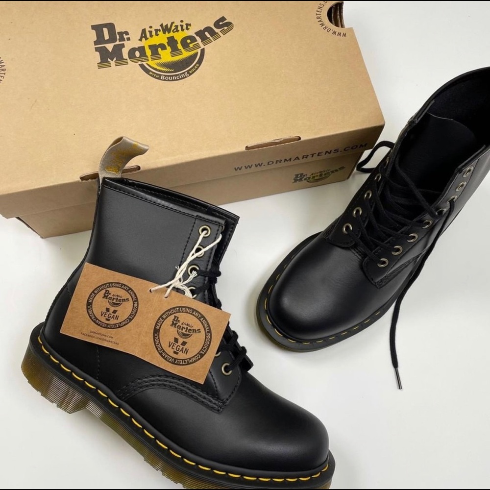DR. Martens VEGAN 1460 FELIX LACE UP BOOTS